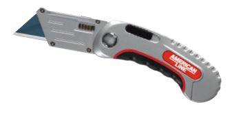 RETRACTABLE UT KNIFE W/3 BLADE
