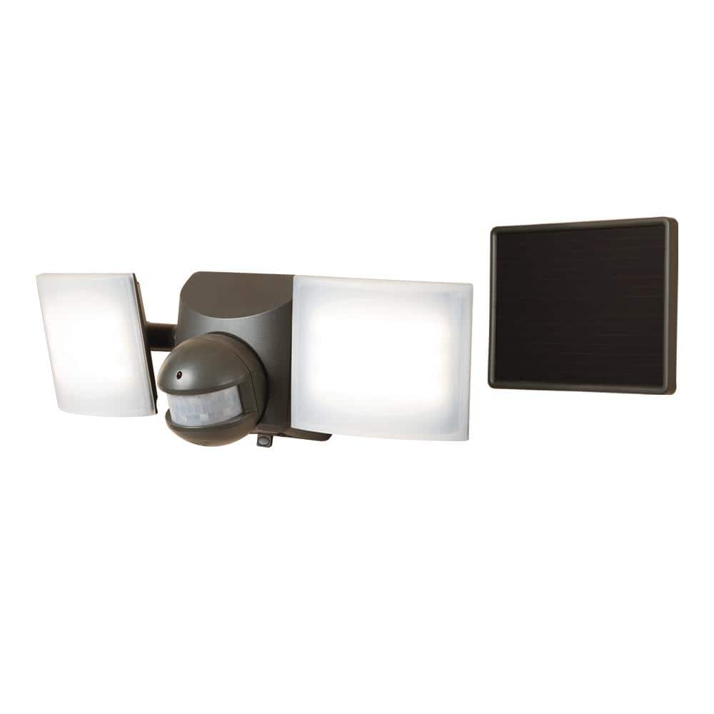 5.8-WATT SOLAR MOTION LIGHT   TWIN-HEAD BRONZE